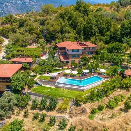 Avena Mountain - Breakfast And Dinner - Adults Only